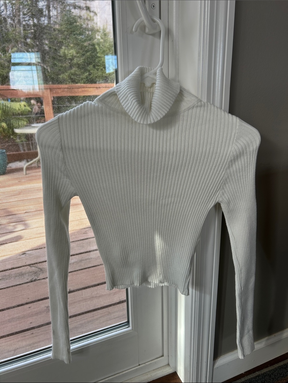 Cropped White Ribbed Turtleneck Sweater